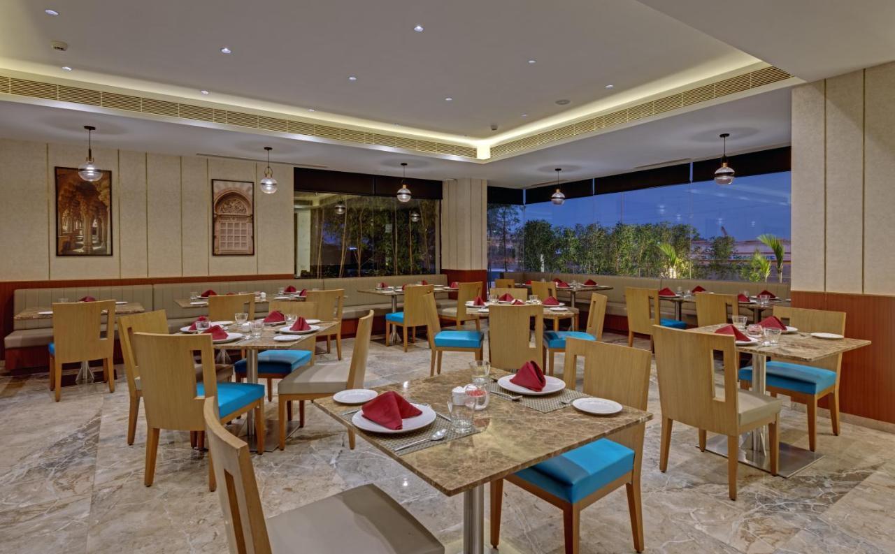 The Neemaya Kandla Exterior foto